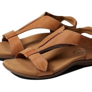 Taos The Show leather sandals in caramel size 9